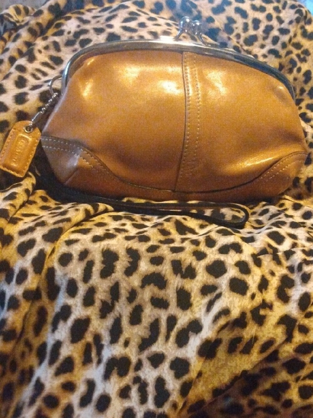 Vintage Coach Tan leather kiss purse clutch - Picture 2 of 7